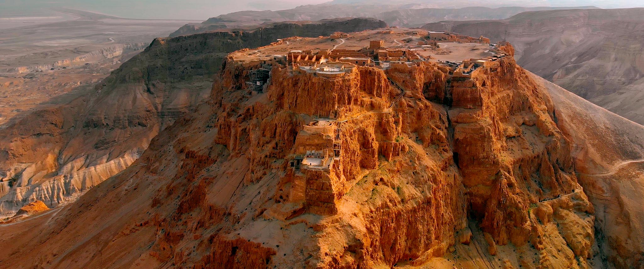 fotograma de la película documental EN BUSCA DEL MESÍAS