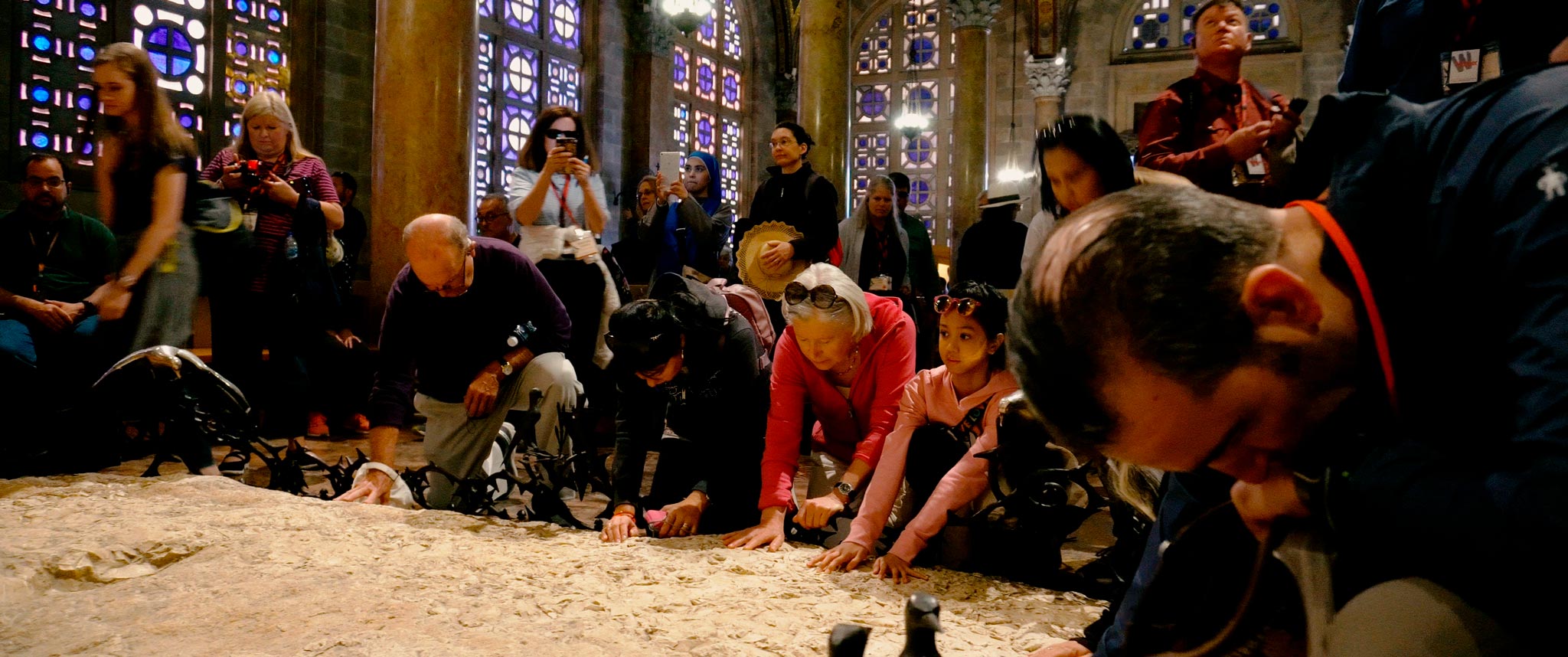 fotograma de la película documental EN BUSCA DEL MESÍAS