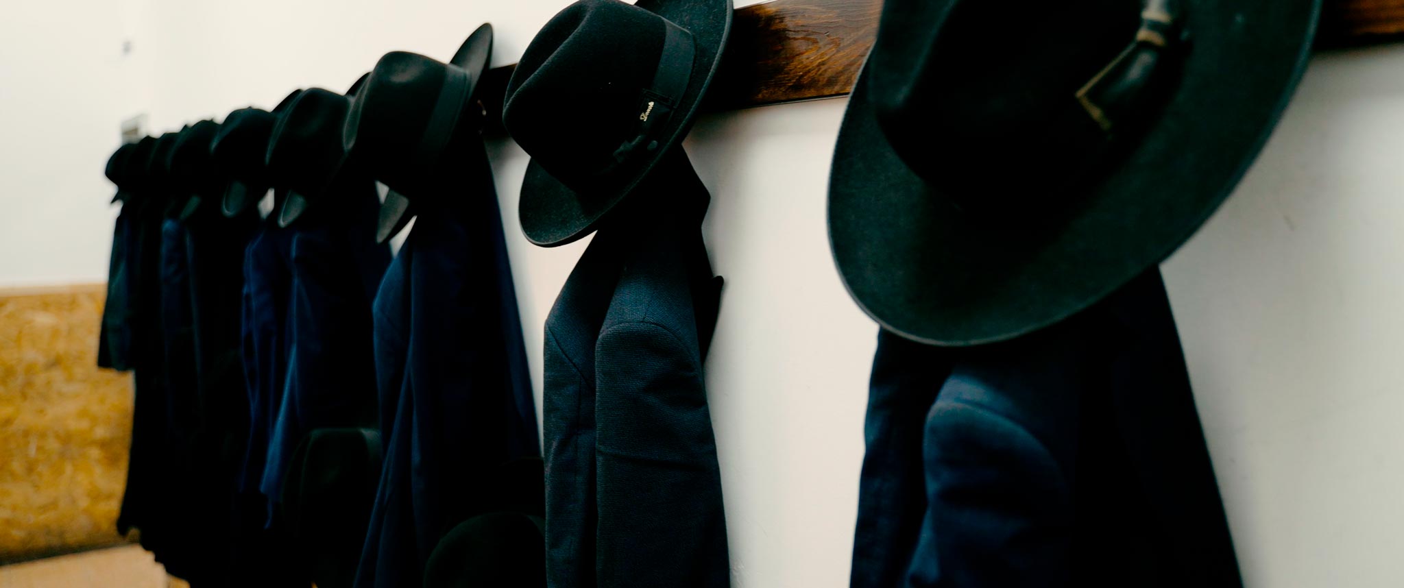 fotograma de la película documental EN BUSCA DEL MESÍAS