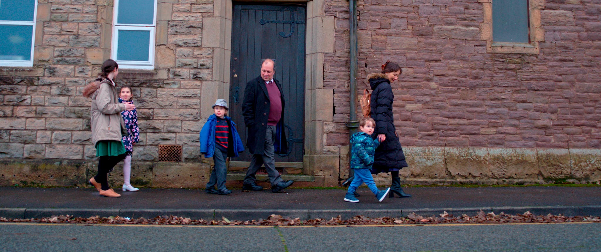 fotograma de la película documental EN BUSCA DEL MESÍAS