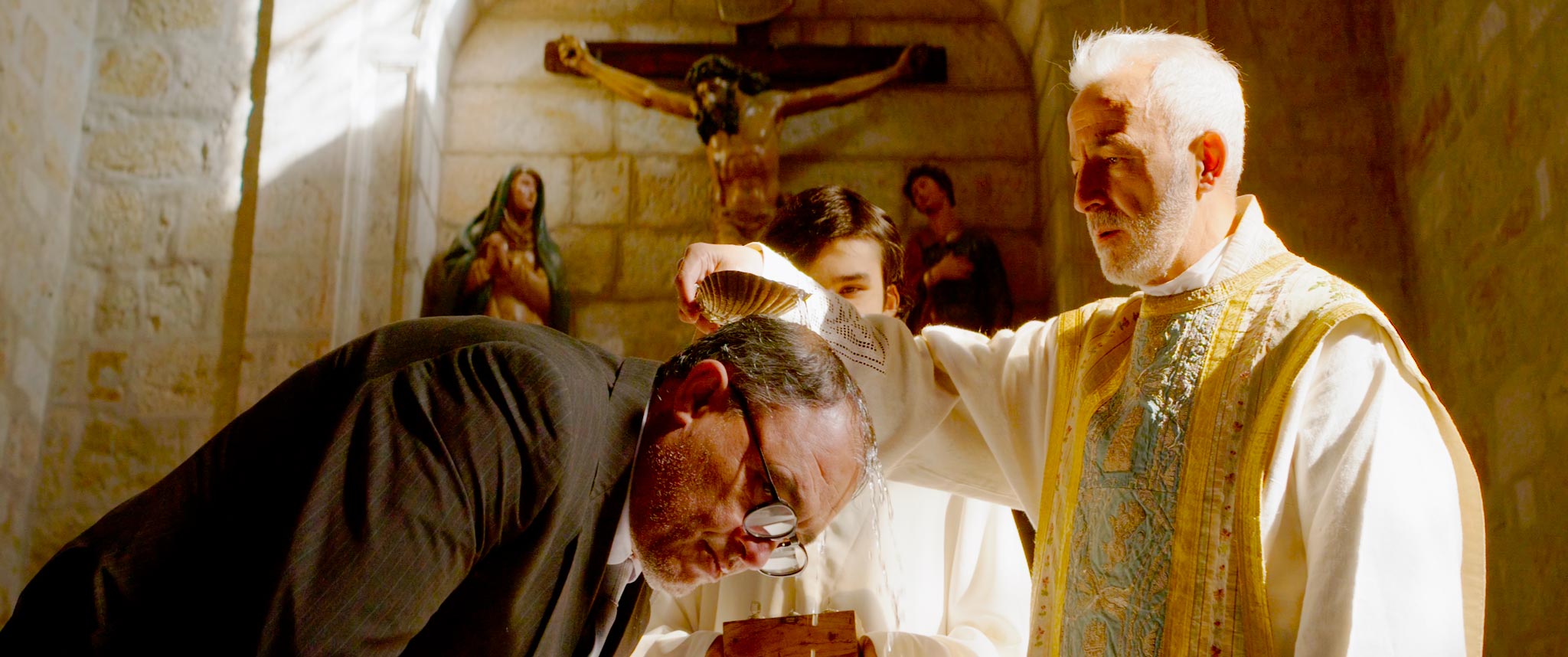 fotograma de la película documental EN BUSCA DEL MESÍAS