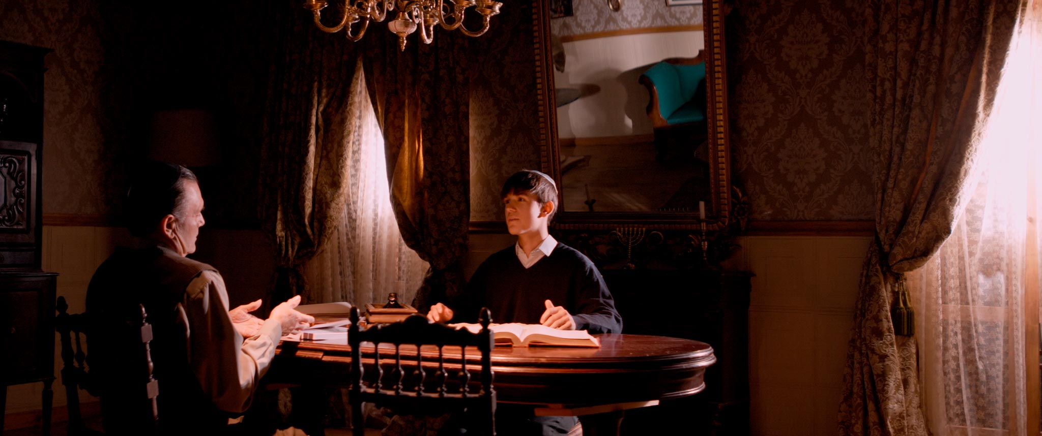 fotograma de la película documental EN BUSCA DEL MESÍAS