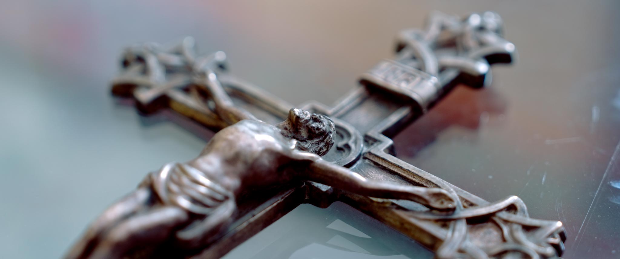 fotograma de la película documental EN BUSCA DEL MESÍAS