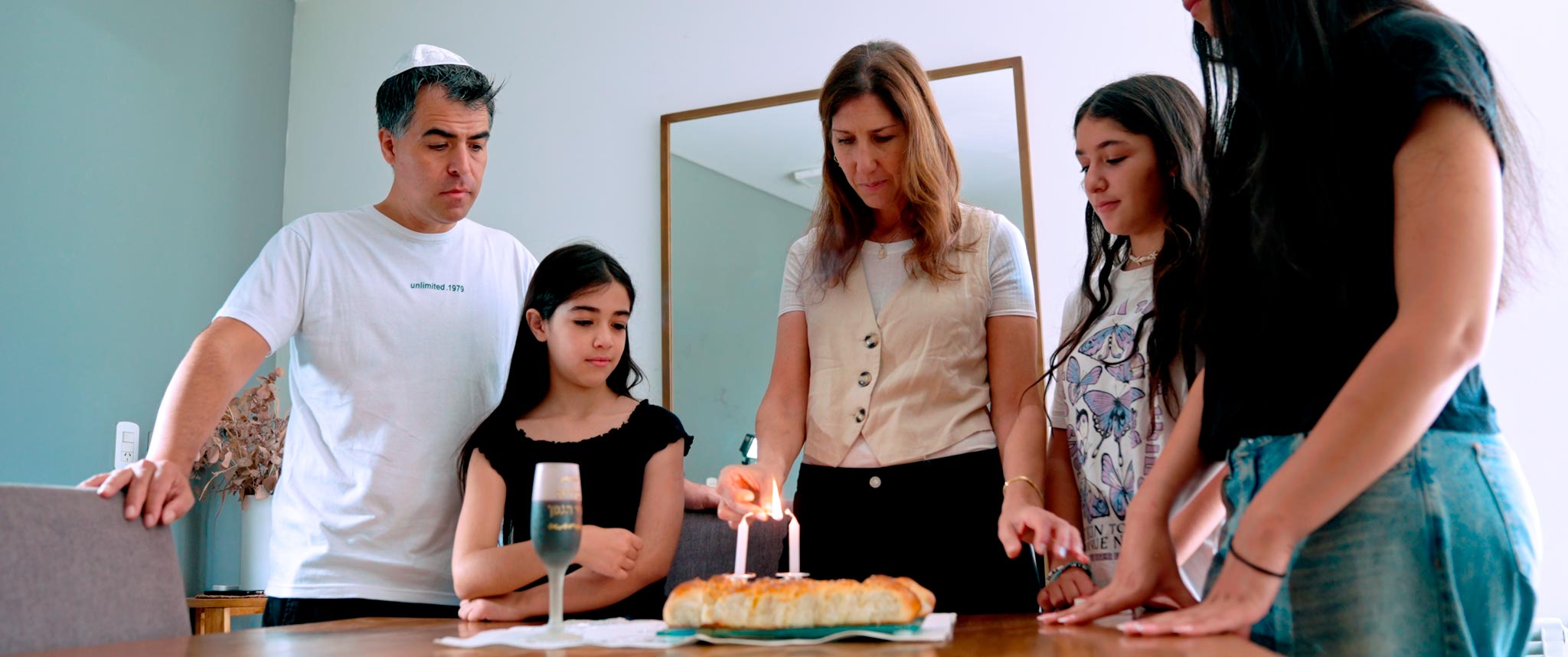 fotograma de la película documental EN BUSCA DEL MESÍAS